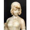 Statue en albatre « Porteuse d’eau », XIXème-XXème siècle | Biron Statue en albatre "Porteuse d'eau", XIXème-XXème siècle