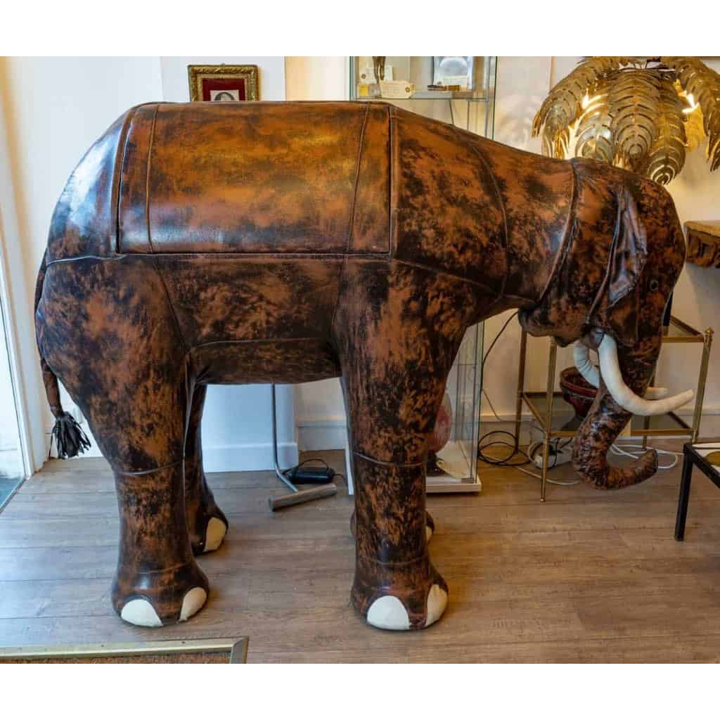 Bar éléphant en cuir, XXème siècle | Biron Bar éléphant en cuir, XXème siècle