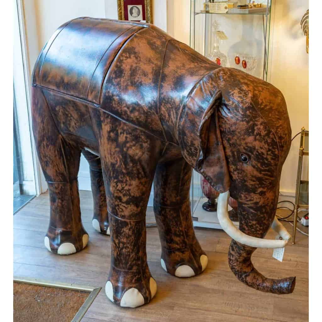 Bar éléphant en cuir, XXème siècle | Biron Bar éléphant en cuir, XXème siècle