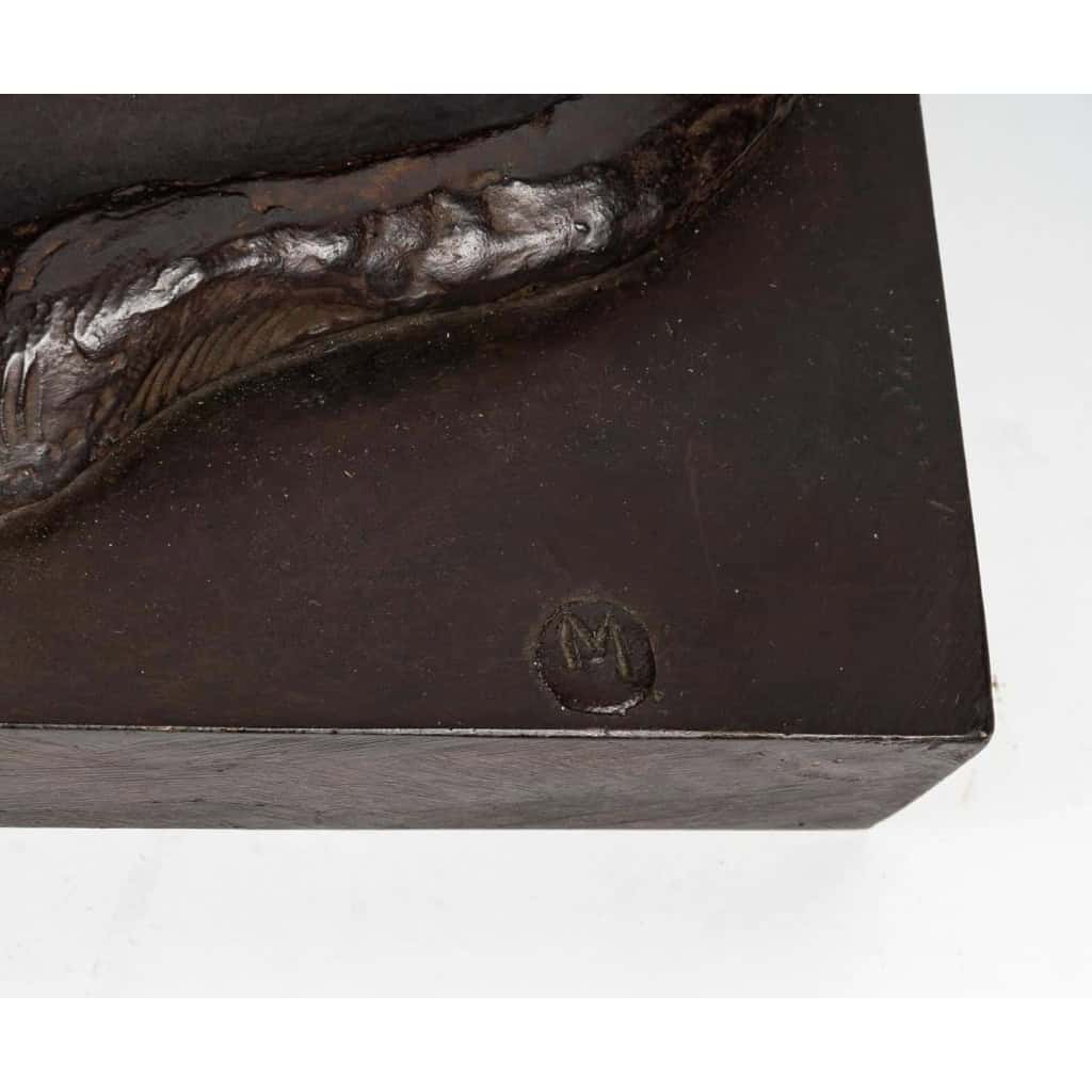 Serval couché, bronze signé Thierry Van Ryswyck, XXème siècle | Biron Serval couché, bronze signé Thierry Van Ryswyck, XXème siècle