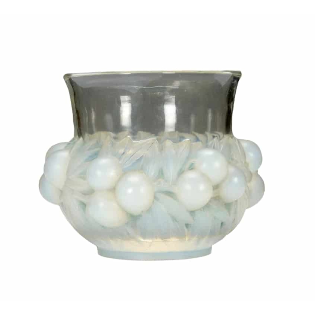 René LALIQUE : Vase « Prunes » Opalescent .(restaurations) | Biron |||||