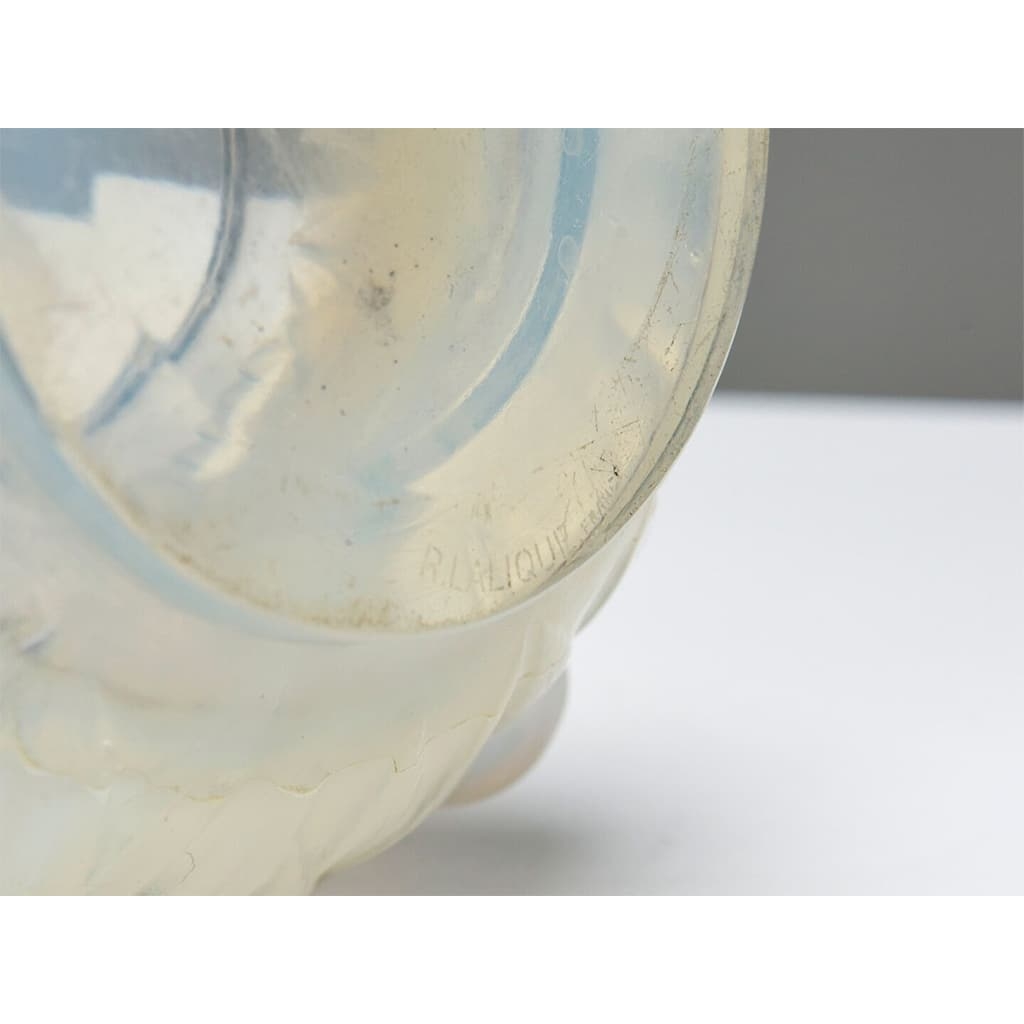 René LALIQUE : Vase « Prunes » Opalescent .(restaurations) | Biron René LALIQUE : Vase « Prunes » Opalescent .(restaurations)