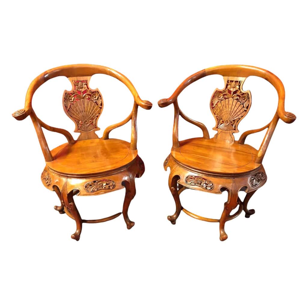Paire de fauteuils Indochinois ? en orme des années 60/70 | Biron Paire de fauteuils Indochinois ? en orme des années 60/70