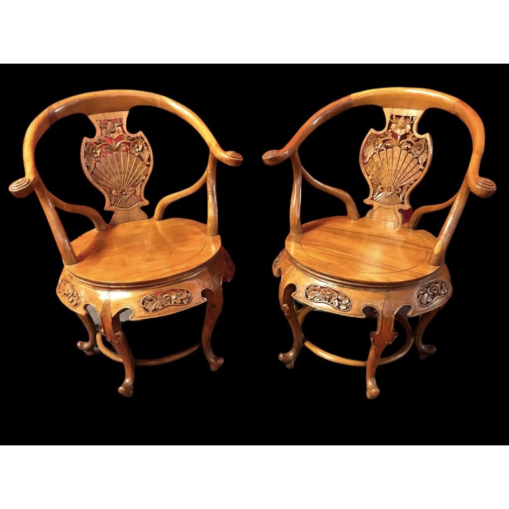 Paire de fauteuils Indochinois ? en orme des années 60/70 | Biron Paire de fauteuils Indochinois ? en orme des années 60/70