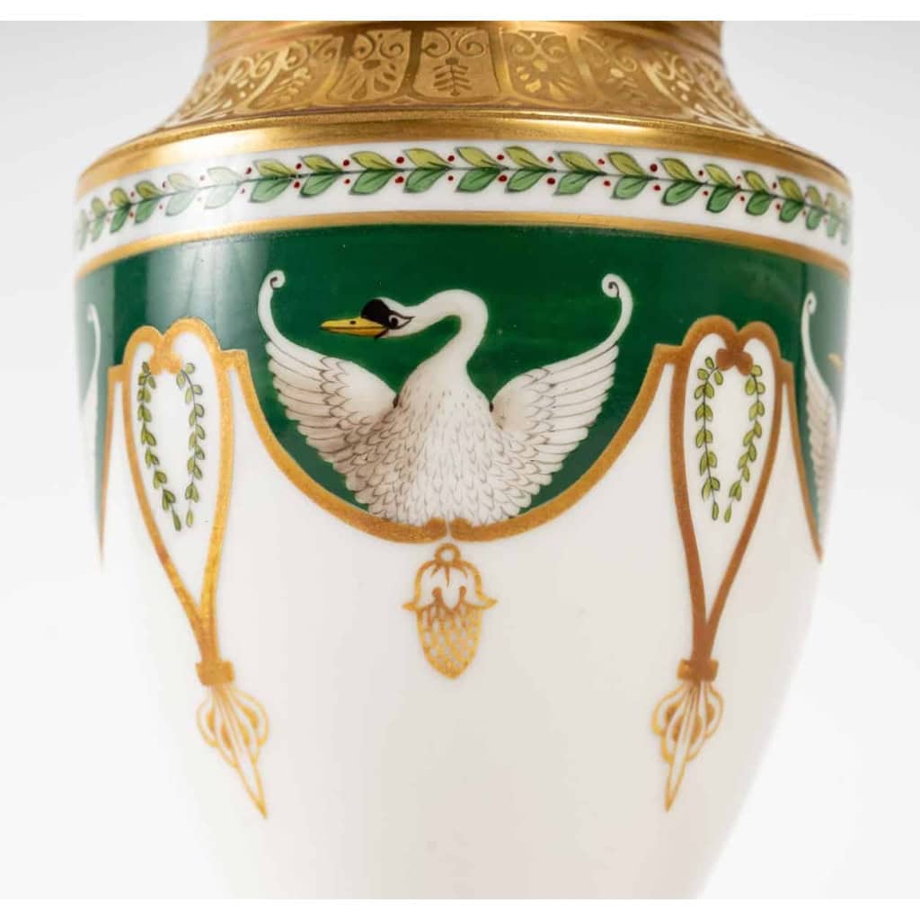 Service en porcelaine de Limoges, style Empire XIXème