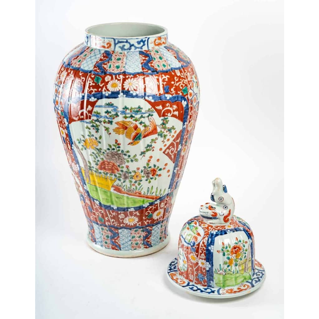 Potiche couverte en porcelaine du Japon, circa 1900 | Biron Potiche couverte en porcelaine du Japon, circa 1900