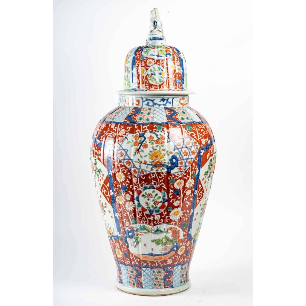 Potiche couverte en porcelaine du Japon, circa 1900 | Biron Potiche couverte en porcelaine du Japon, circa 1900