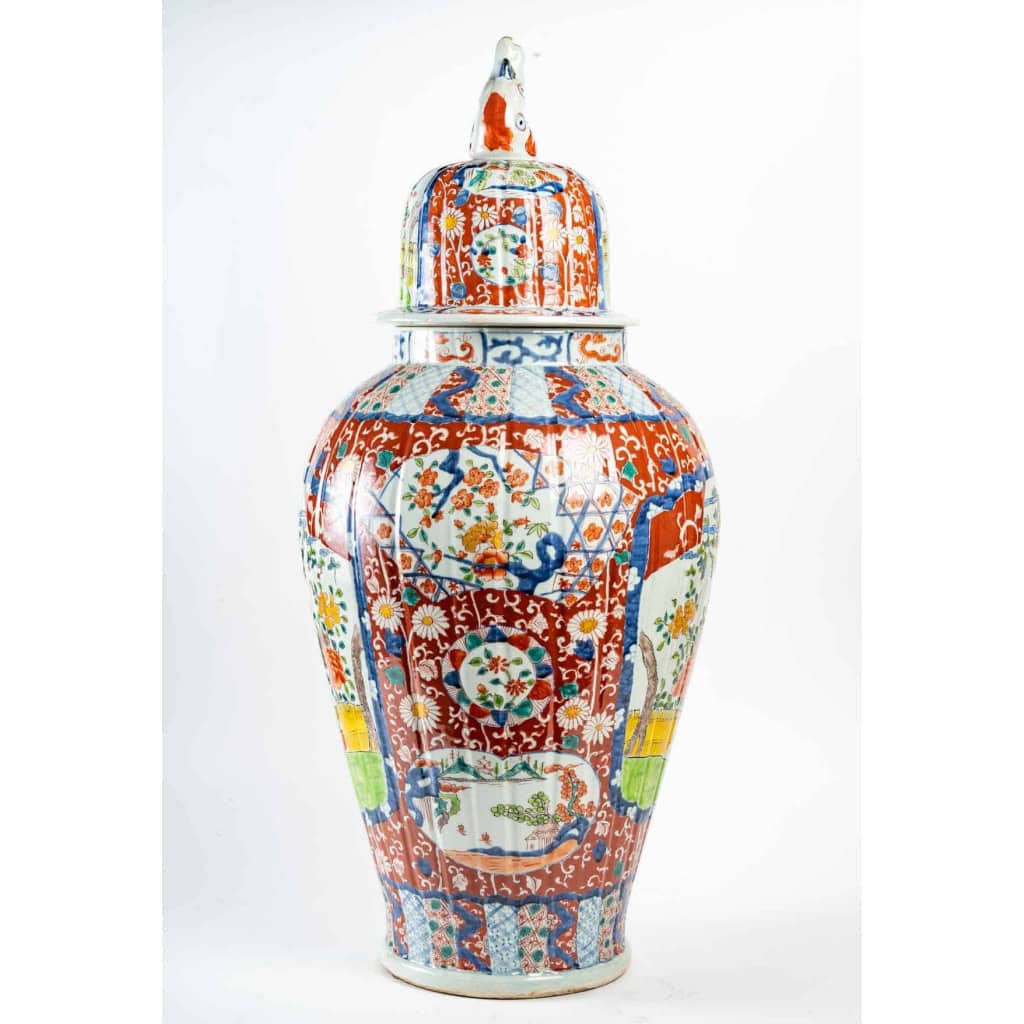 Potiche couverte en porcelaine du Japon, circa 1900 | Biron Potiche couverte en porcelaine du Japon, circa 1900