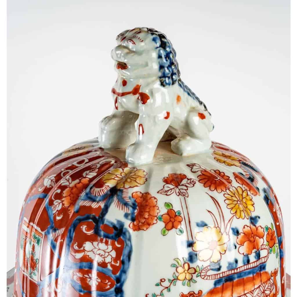 Potiche couverte en porcelaine du Japon, Circa 1900 | Biron Potiche couverte en porcelaine du Japon, Circa 1900