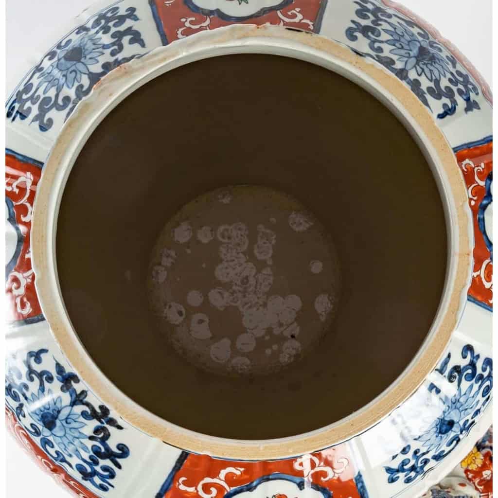 Potiche couverte en porcelaine du Japon, Circa 1900 | Biron Potiche couverte en porcelaine du Japon, Circa 1900