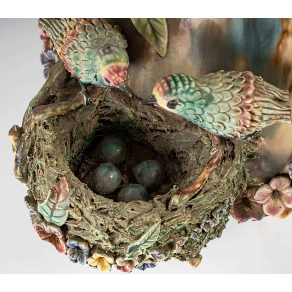 Paire de vases en barbotine à décor d’époque, XIXème siècle | Biron Paire de vases en barbotine à décor d'époque, XIXème siècle