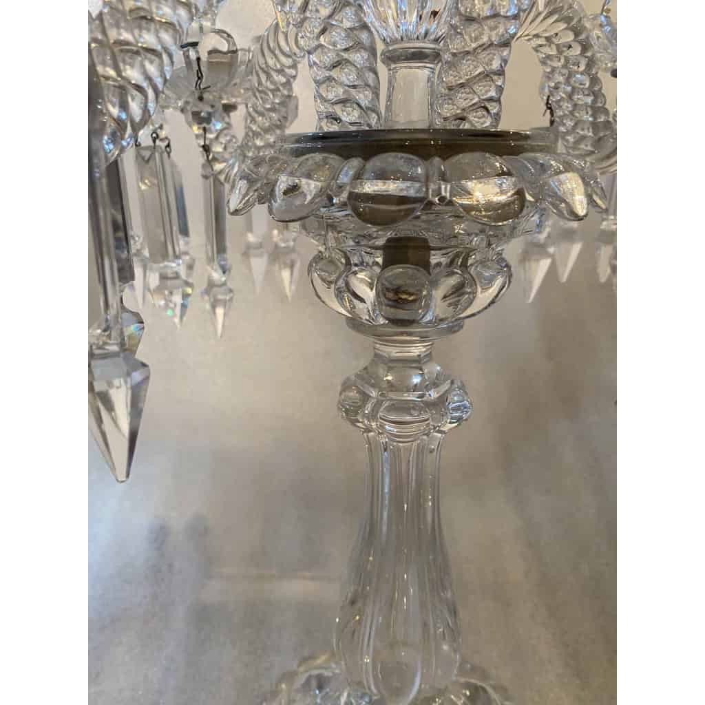 1950′ Paire de Chandeliers 4 Branches Socles Perlés Et Signés En Relief BACCARAT H 55 cm