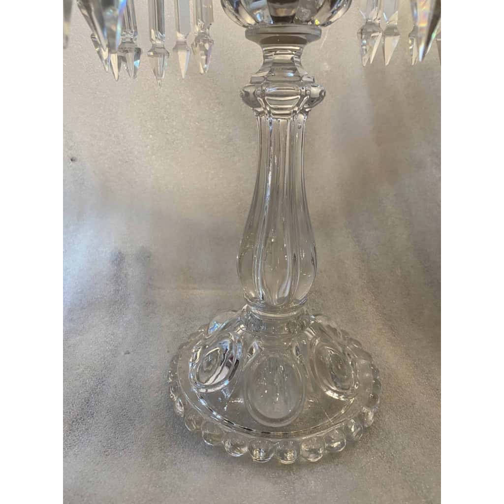 1950′ Paire de Chandeliers 4 Branches Socles Perlés Et Signés En Relief BACCARAT H 55 cm