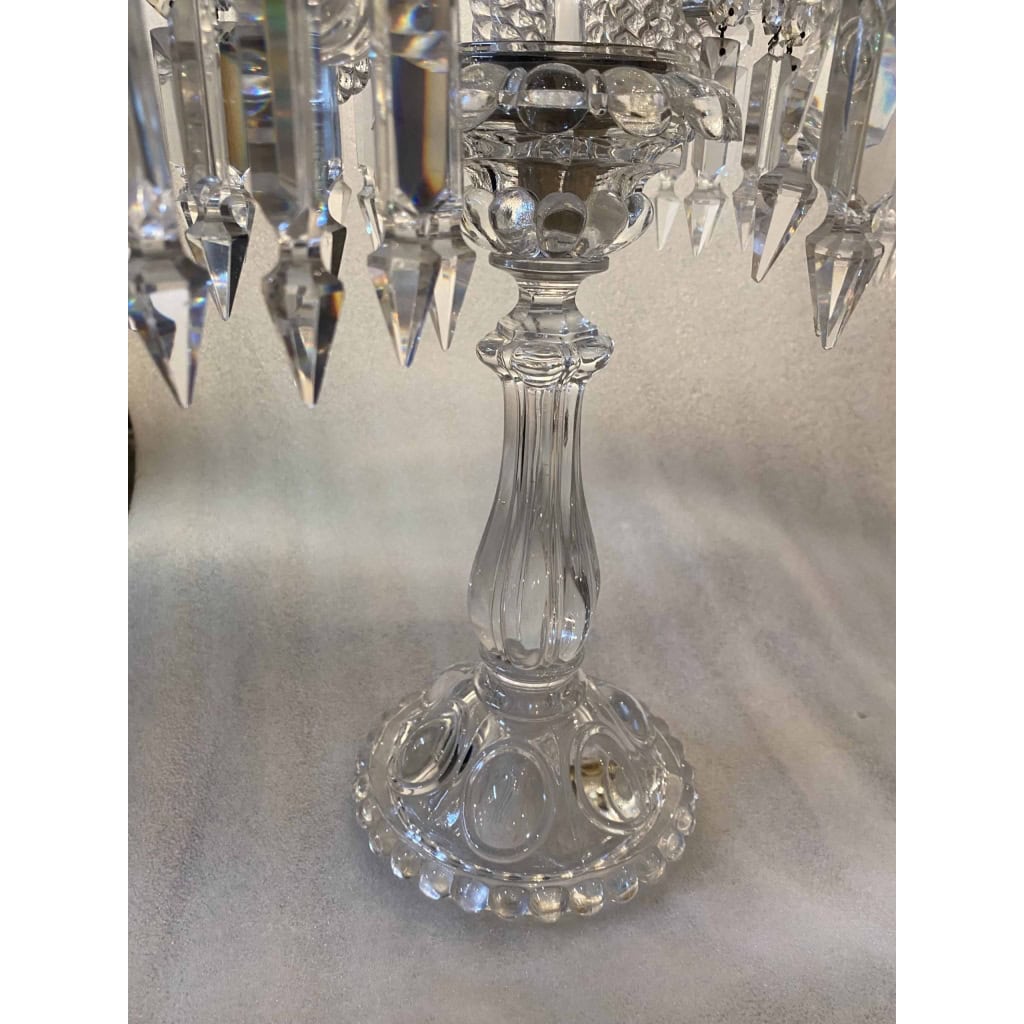 1950′ Paire de Chandeliers 4 Branches Socles Perlés Et Signés En Relief BACCARAT H 55 cm
