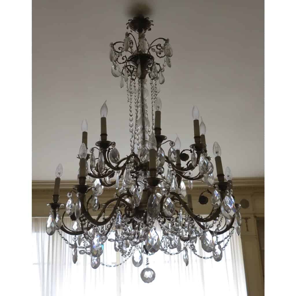 1900′ 2 Lustres Bronze et Cristal 6 et 8 Bras Mêmes Modèles | Biron |||||||||