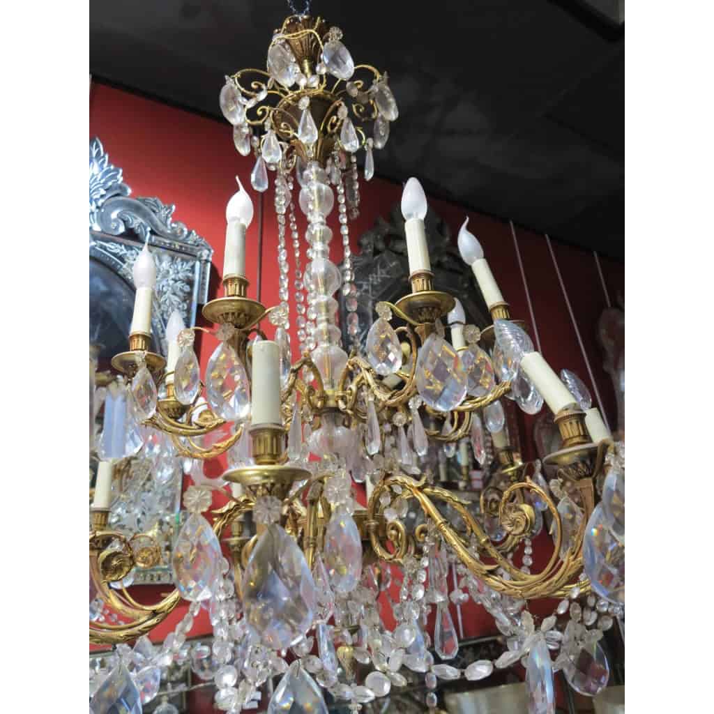 1900′ 2 Lustres Bronze et Cristal 6 et 8 Bras Mêmes Modèles | Biron 1900′ 2 Lustres Bronze et Cristal 6 et 8 Bras Mêmes Modèles