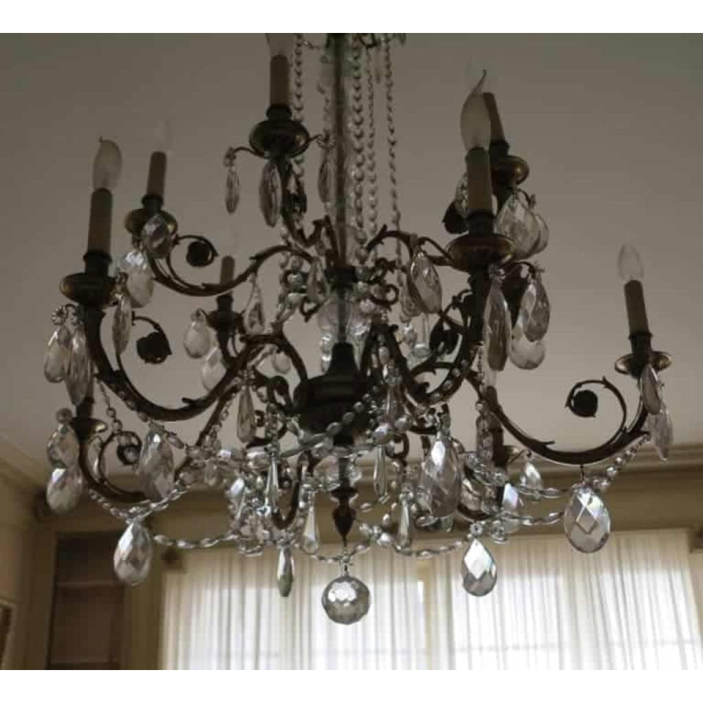 1900′ 2 Lustres Bronze et Cristal 6 et 8 Bras Mêmes Modèles | Biron 1900′ 2 Lustres Bronze et Cristal 6 et 8 Bras Mêmes Modèles
