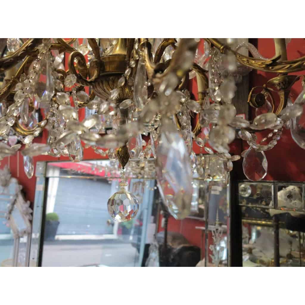 1900′ 2 Lustres Bronze et Cristal 6 et 8 Bras Mêmes Modèles | Biron 1900′ 2 Lustres Bronze et Cristal 6 et 8 Bras Mêmes Modèles