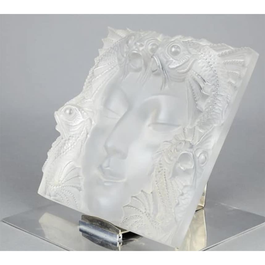 Lalique France : «Masque de femme» Plaque Décorative, Support Métal | Biron Lalique France : «Masque de femme» Plaque Décorative, Support Métal