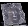 Lalique France : «Masque de femme» Plaque Décorative, Support Métal | Biron Lalique France : «Masque de femme» Plaque Décorative, Support Métal