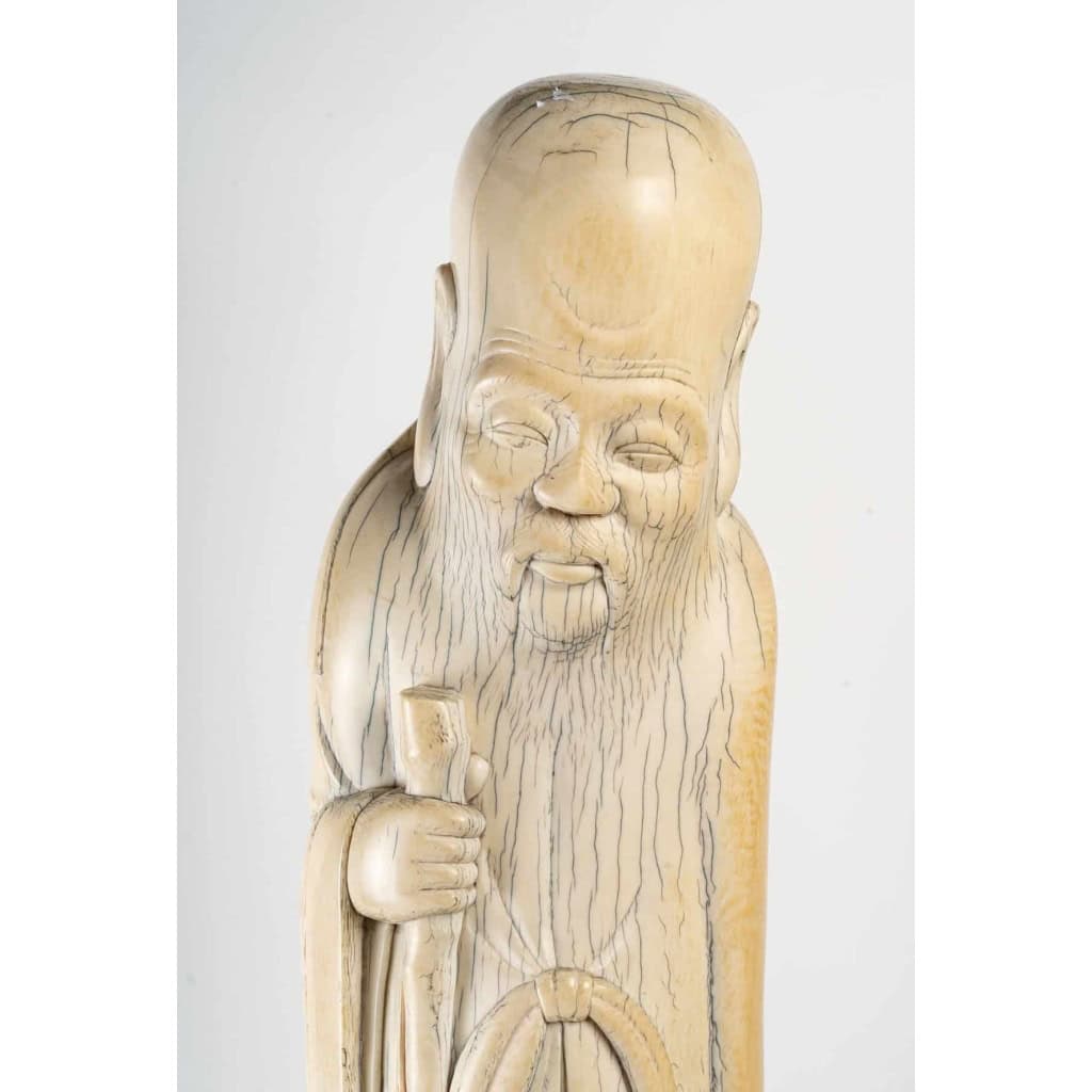 Sculpture en ivoire de goût chinois, XIXème siècle | Biron Sculpture en ivoire de goût chinois, XIXème siècle