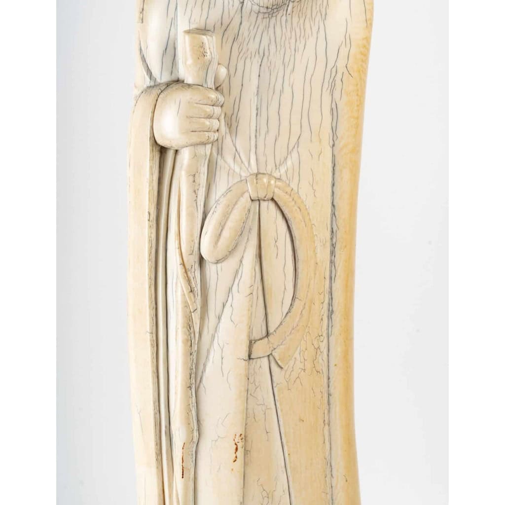 Sculpture en ivoire de goût chinois, XIXème siècle | Biron Sculpture en ivoire de goût chinois, XIXème siècle