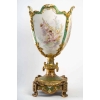 Vase en bronze en forme de coupe évasée sur piédouche de Bellanger, circa 1900 | Biron Vase en bronze en forme de coupe évasée sur piédouche de Bellanger, circa 1900