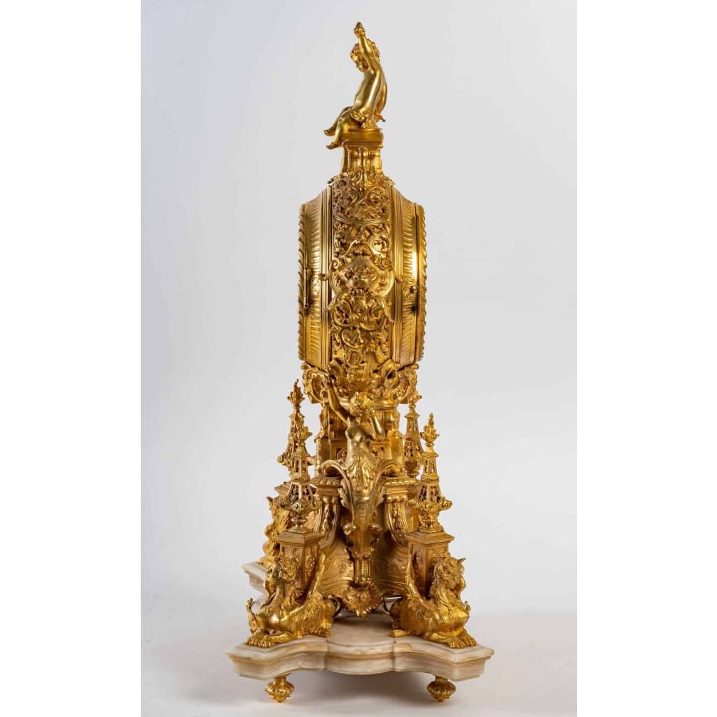 Une garniture de style renaissance en bronze doré fin XIXème siècle | Biron Une garniture de style renaissance en bronze doré fin XIXème siècle