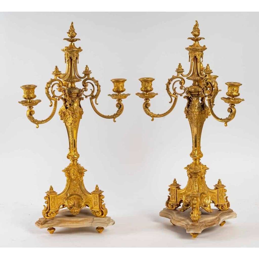 Une garniture de style renaissance en bronze doré fin XIXème siècle | Biron Une garniture de style renaissance en bronze doré fin XIXème siècle