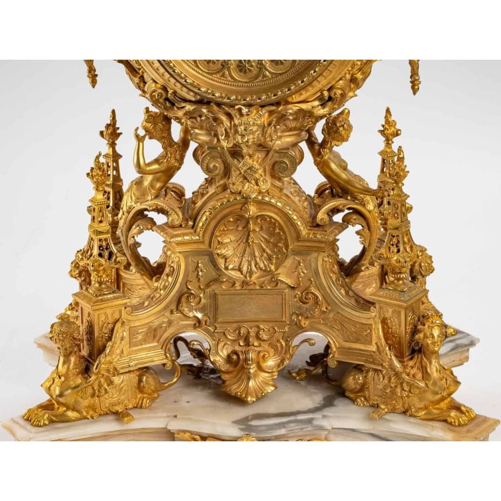 Une garniture de style renaissance en bronze doré fin XIXème siècle | Biron Une garniture de style renaissance en bronze doré fin XIXème siècle