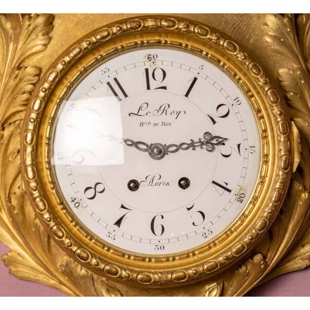 Important cartel d’applique en bronze doré d’époque louis XVI | Biron Important cartel d’applique en bronze doré d’époque louis XVI