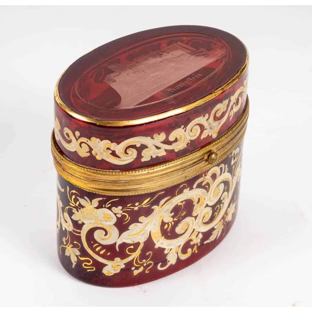 Coffret oval en Bohème, XIXème siècle | Biron |||||||
