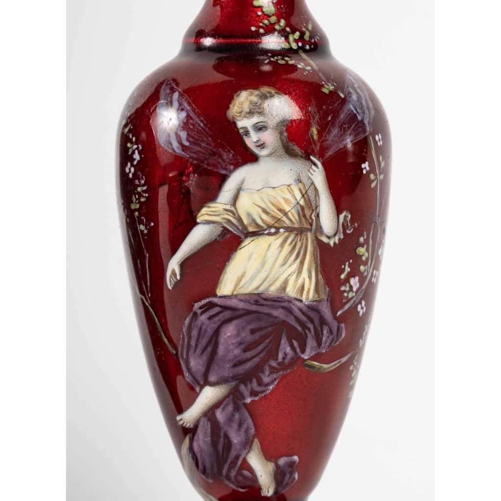 Une paire de vases en émail fin XIXème siècle | Biron Une paire de vases en émail fin XIXème siècle