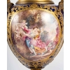 Paire de vases couverts en porcelaine de Sèvres , XIXème siècle | Biron Paire de vases couverts en porcelaine de Sèvres , XIXème siècle