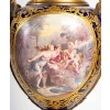 Paire de vases couverts en porcelaine de Sèvres , XIXème siècle | Biron Paire de vases couverts en porcelaine de Sèvres , XIXème siècle
