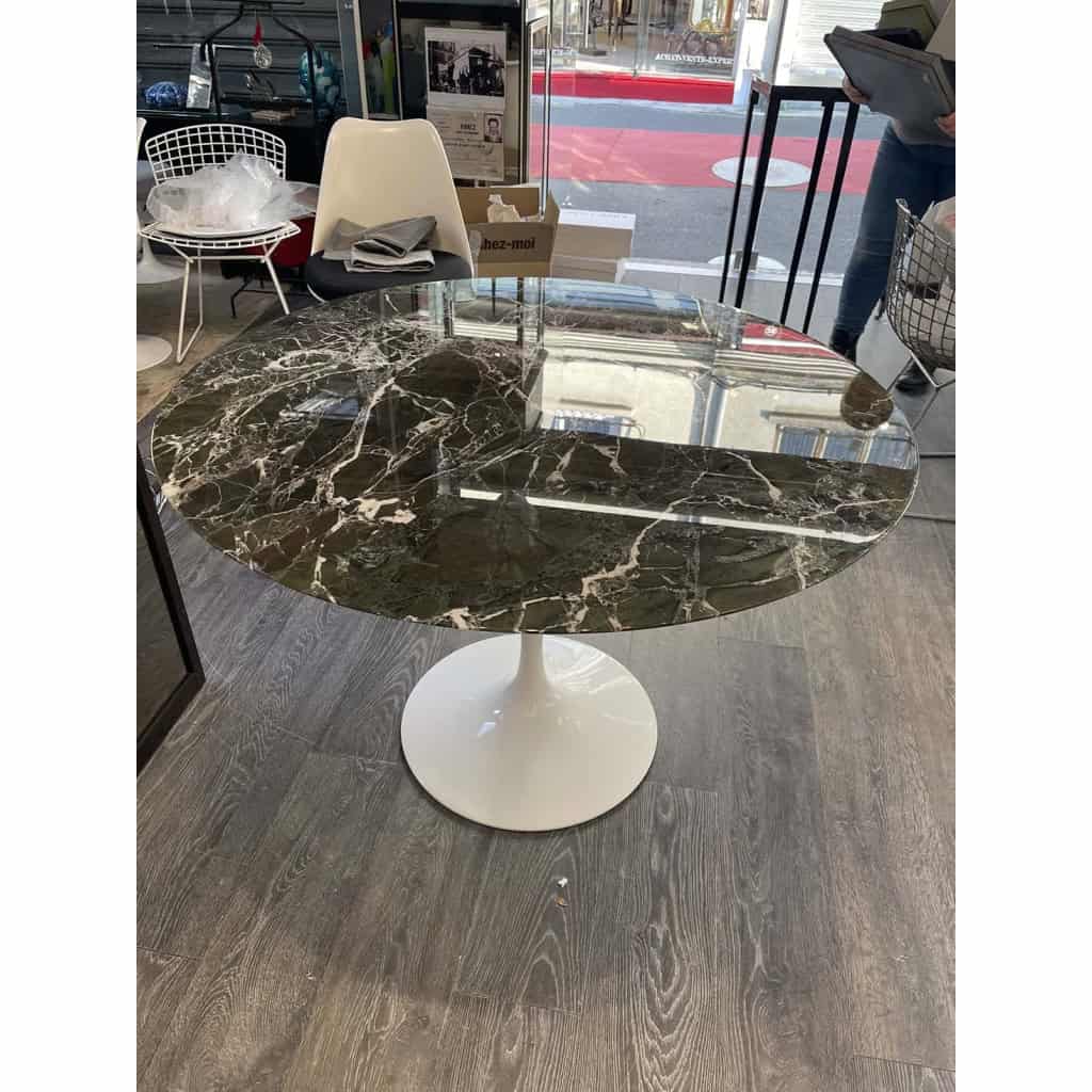 Knoll & Eero Saarinen , Table « Tulip » Marbre Vert imperial 107 cm | Biron Knoll & Eero Saarinen , Table "Tulip" Marbre Vert imperial 107 cm