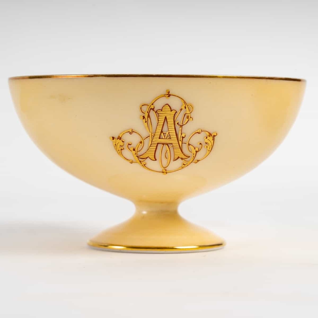 10 tasses Jean Pouyat de Limoges, autour de 1870 | Biron 10 tasses Jean Pouyat de Limoges, autour de 1870