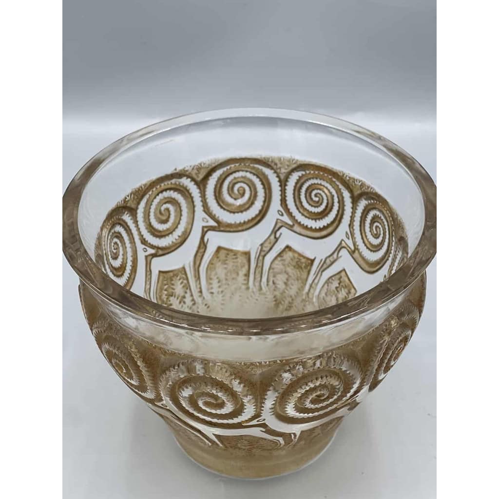 René LALIQUE (1860 – 1945) Vase Rennes – 1933 | Biron René LALIQUE (1860 - 1945) Vase Rennes - 1933