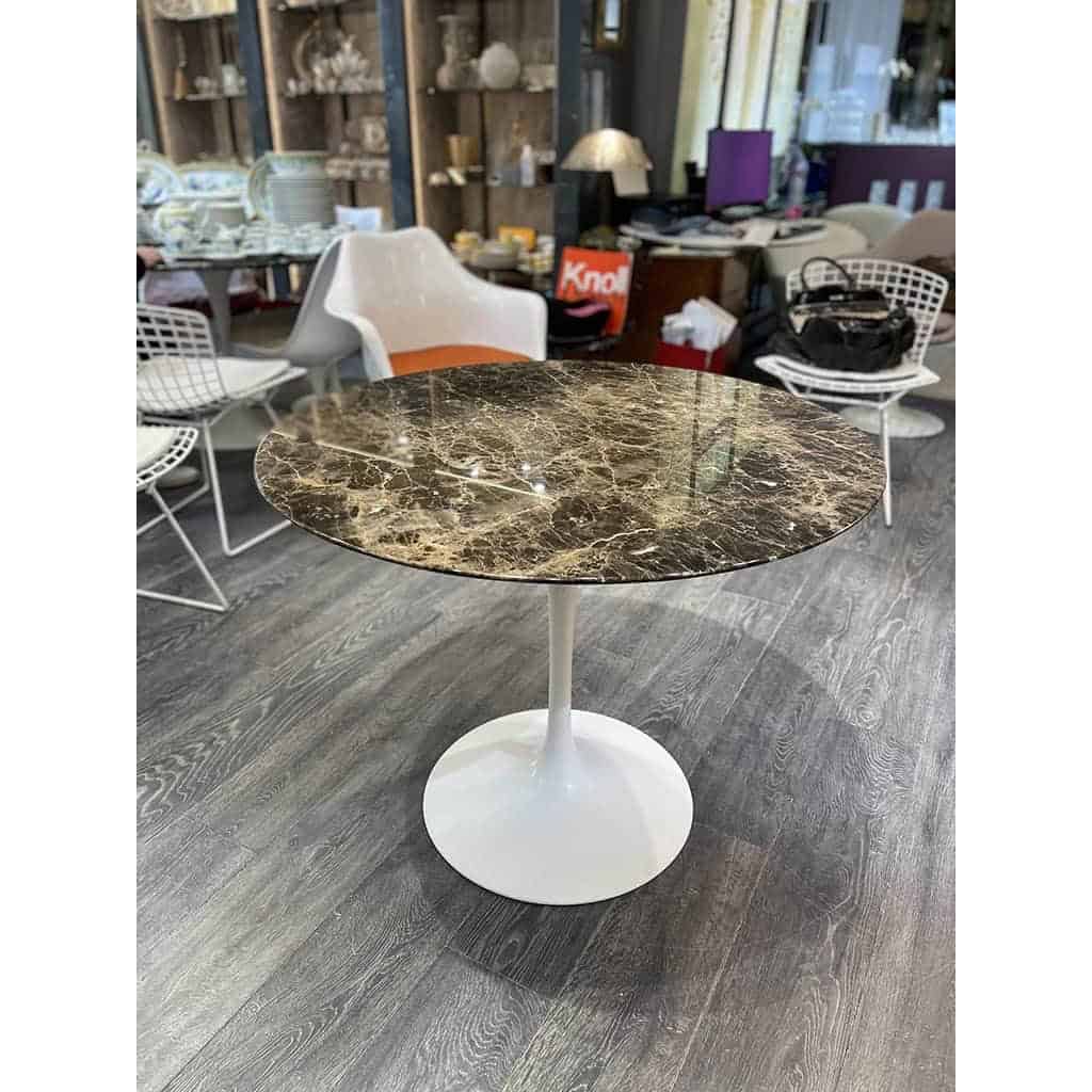 KNOLL & Eero Saarinen designer «Tulip » : Table Ø 91 cm Marbre Emperador | Biron KNOLL & Eero Saarinen designer «Tulip » : Table Ø 91 cm Marbre Emperador
