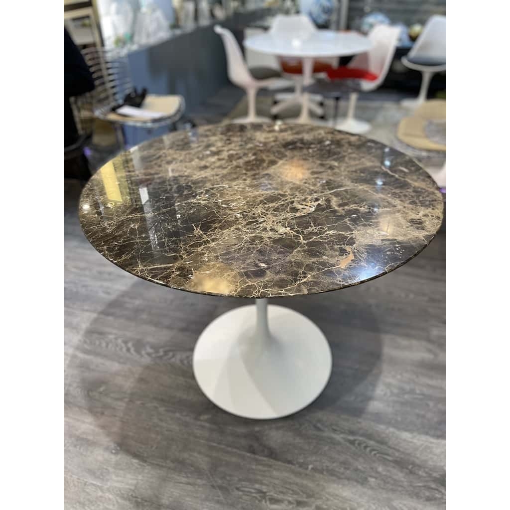 KNOLL & Eero Saarinen designer «Tulip » : Table Ø 91 cm Marbre Emperador | Biron KNOLL & Eero Saarinen designer «Tulip » : Table Ø 91 cm Marbre Emperador