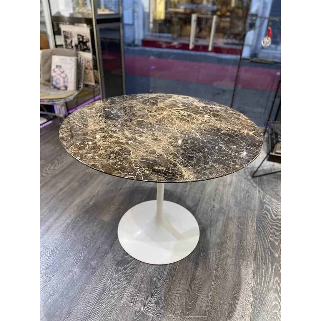 KNOLL & Eero Saarinen designer «Tulip » : Table Ø 91 cm Marbre Emperador | Biron KNOLL & Eero Saarinen designer «Tulip » : Table Ø 91 cm Marbre Emperador