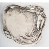 2 assiettes en métal argenté, 1900