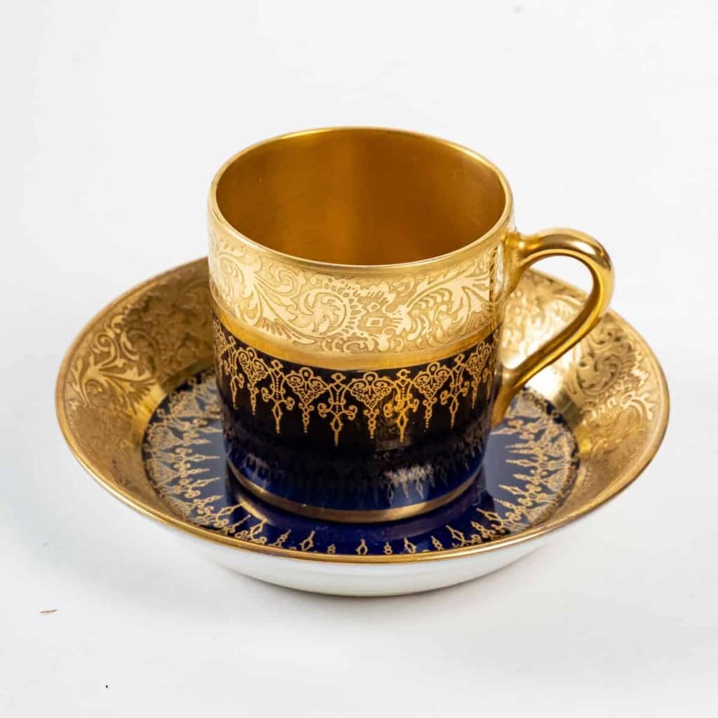 Service à café bleu de Sèvres à double incrustations, 1920 | Biron Service à café bleu de Sèvres à double incrustations, 1920