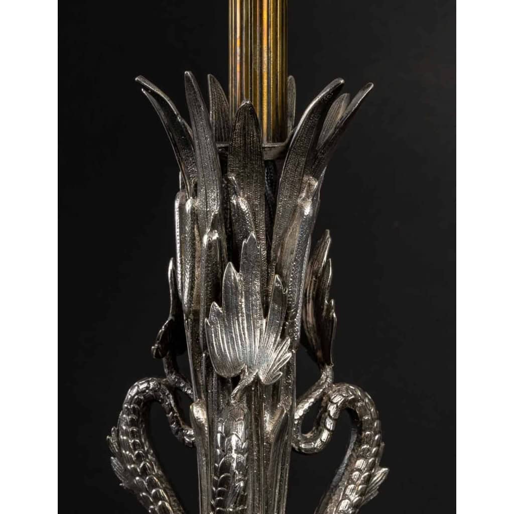 Lampe à 3 dauphins en bronze argenté | Biron Lampe à 3 dauphins en bronze argenté
