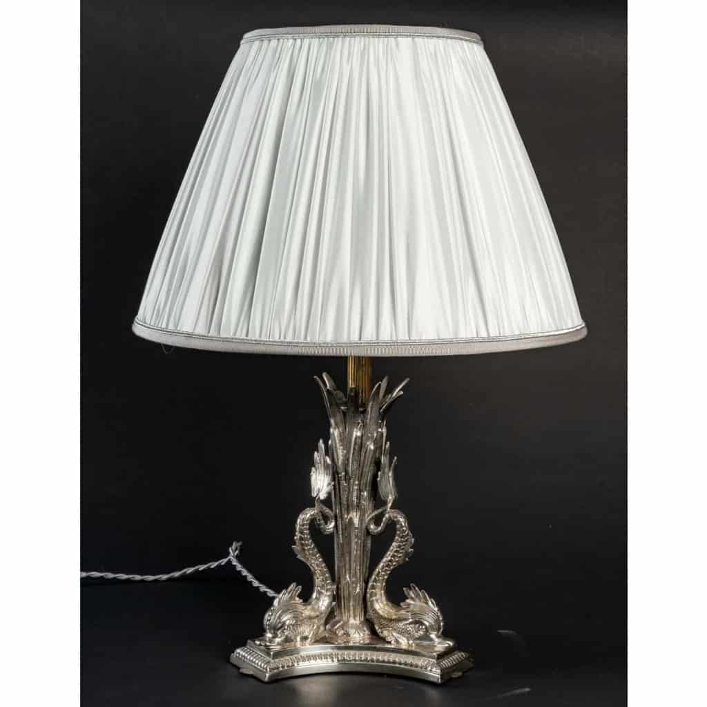 Lampe à 3 dauphins en bronze argenté | Biron Lampe à 3 dauphins en bronze argenté
