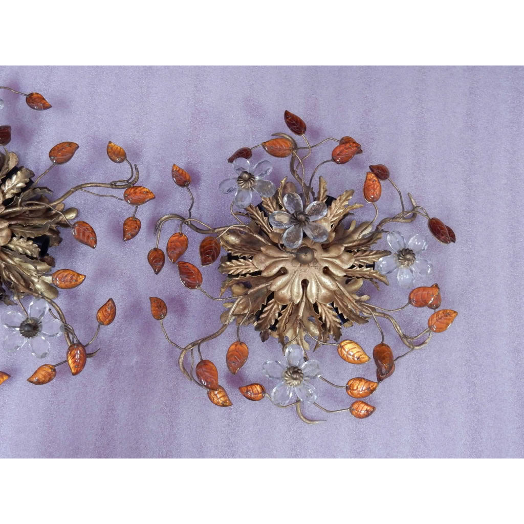 1970′ Paire de Plafonniers ou Appliques à Décor de Fleurs et Feuilles en Métal Doré Style Maison Baguès ou Banci | Biron 1970′ Paire de Plafonniers ou Appliques à Décor de Fleurs et Feuilles en Métal Doré Style Maison Baguès ou Banci