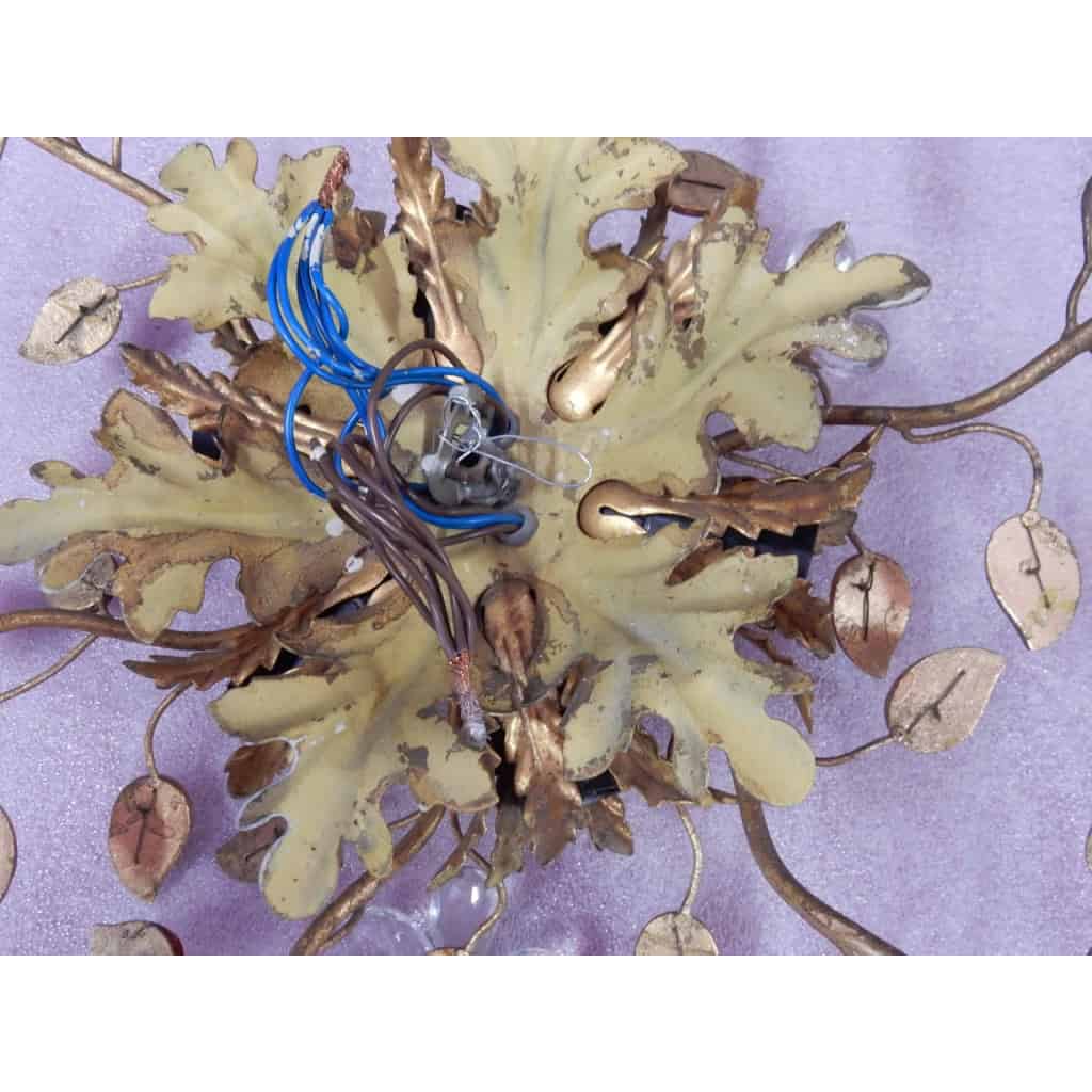 1970′ Paire de Plafonniers ou Appliques à Décor de Fleurs et Feuilles en Métal Doré Style Maison Baguès ou Banci | Biron 1970′ Paire de Plafonniers ou Appliques à Décor de Fleurs et Feuilles en Métal Doré Style Maison Baguès ou Banci