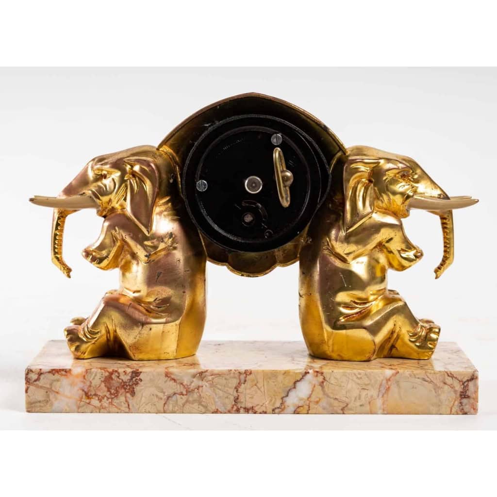 Pendulette de bureau aux éléphants, XXème siècle, Art Nouveau | Biron Pendulette de bureau aux éléphants, XXème siècle, Art Nouveau