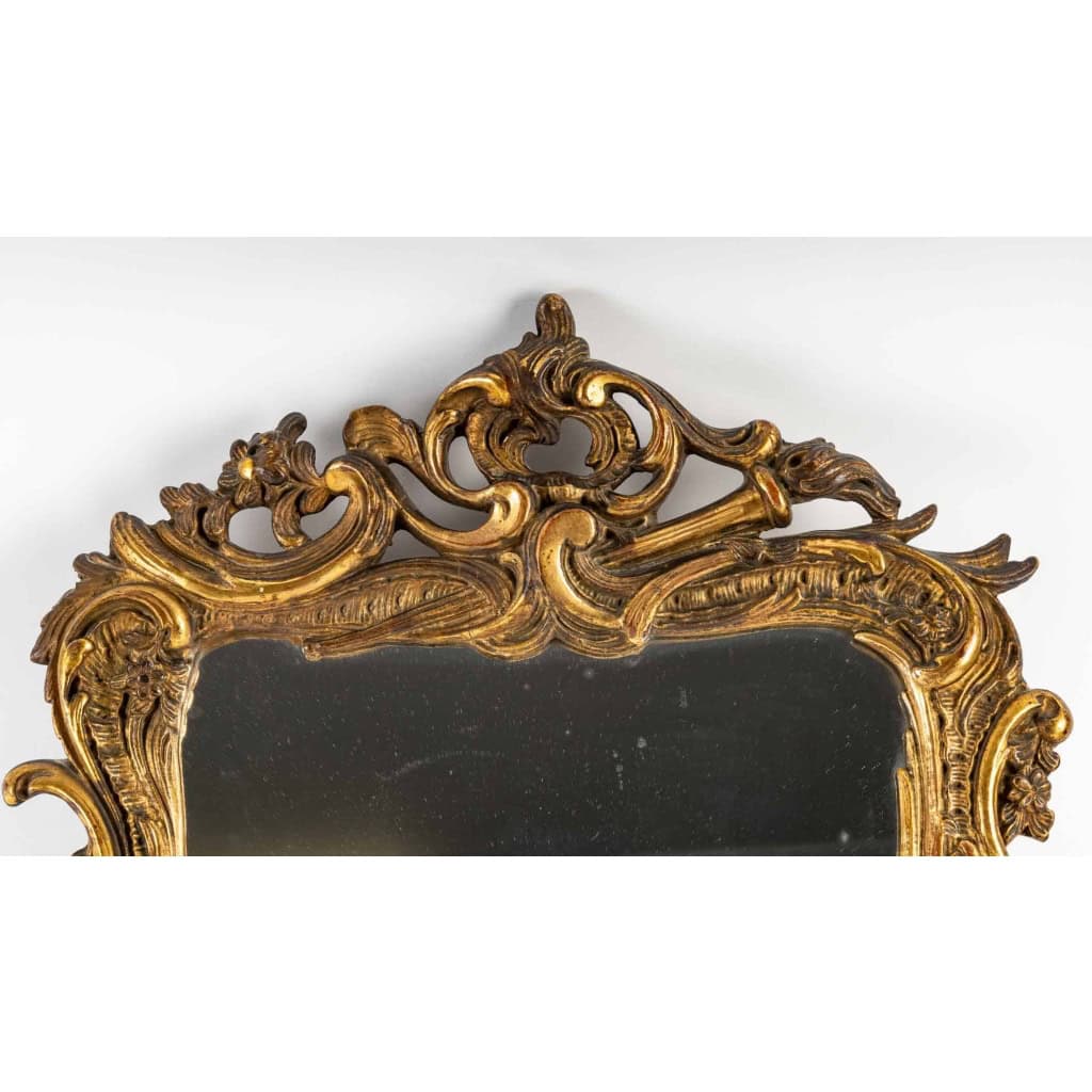 Petit miroir Louis XV en bois doré, époque XVIIIème