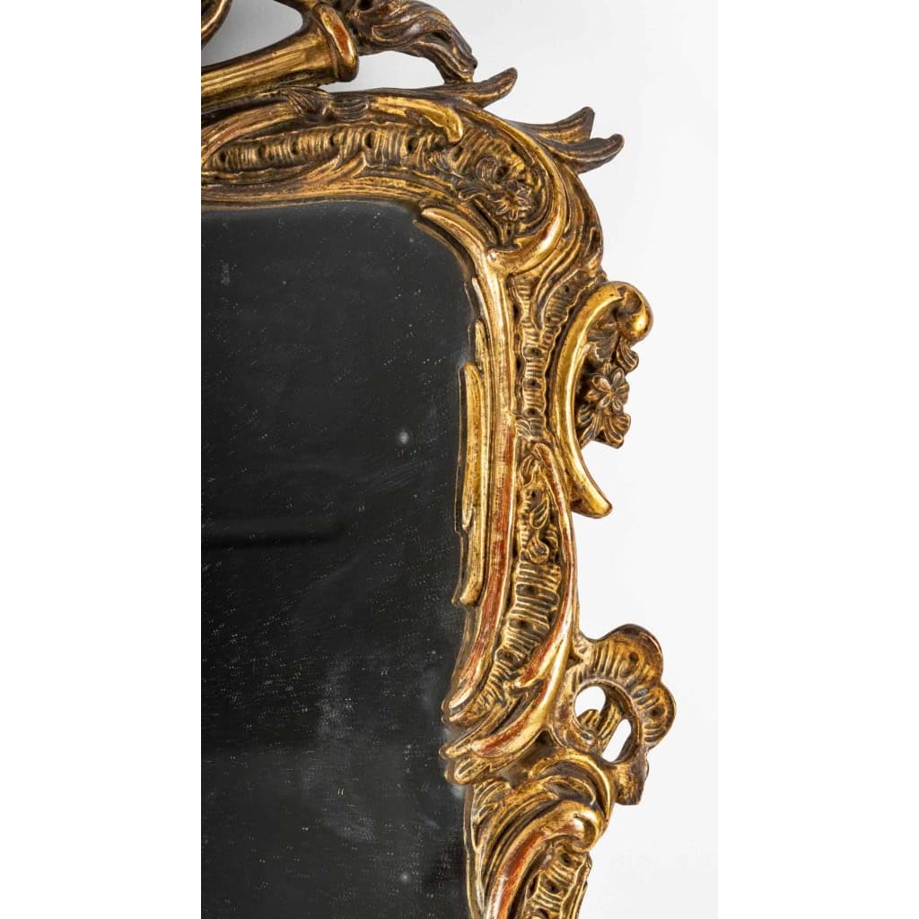 Petit miroir Louis XV en bois doré, époque XVIIIème